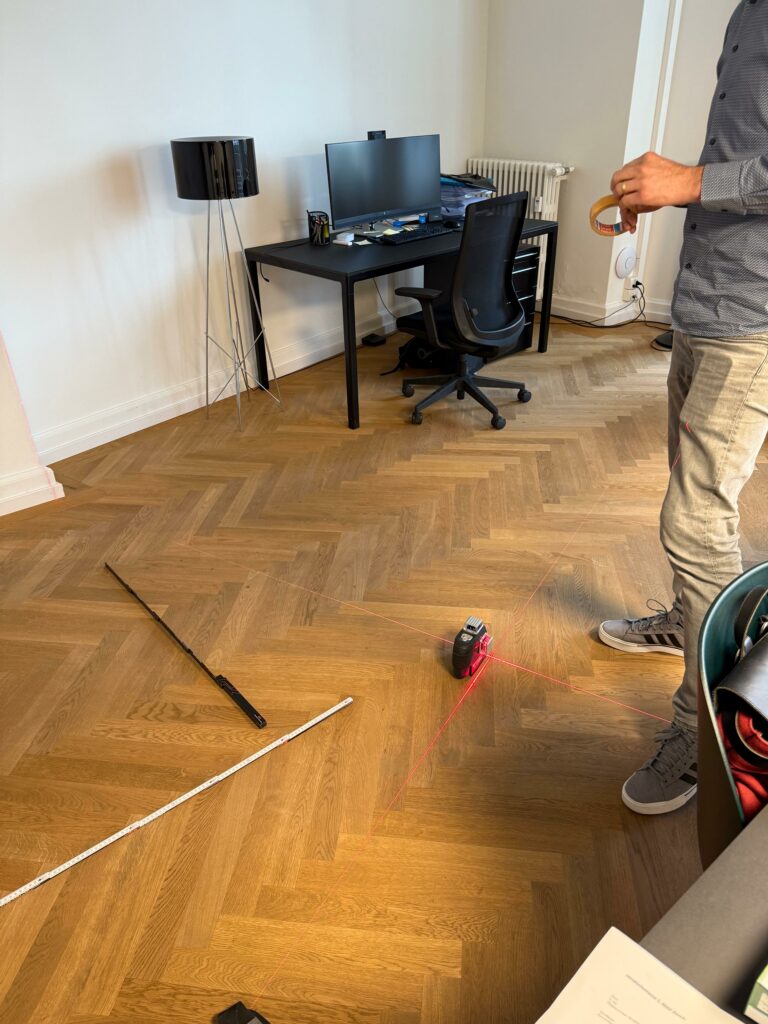 Prise de mesures - cloisons vitrées - bureau